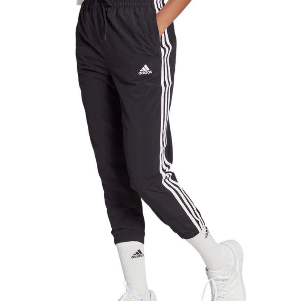 Adidas Sportswear Essentials 3-Stripe Pant – Black – Size Medium
